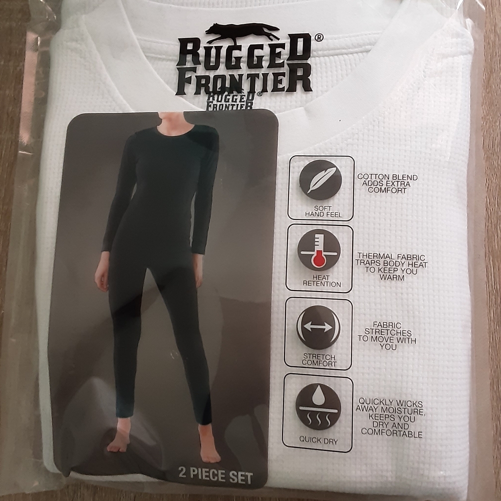 Women’s White Thermal Undershirt Set - 2 Piece